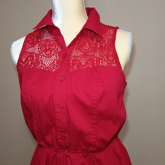 Elegant Red Sleeveless Dress - Picture 3 of 13